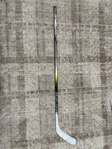 Senior Bauer Vapor Hyperlite 2 Left Hand Hockey Stick P92 (Used)