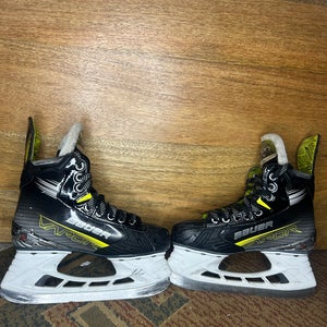 2023 Bauer Vapor X4 Hockey Skates Size 3 (Used)