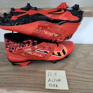 Men's Size M 11.5 (W 12.5) Nike Molded Cleats (New)