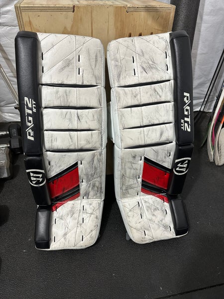 31" +1 Warrior Ritual GT2 Goalie Leg Pads (Used)