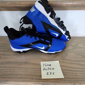 Men's Size M 5.5 (W 6.5) Nike Low Top Molded Cleats (New)