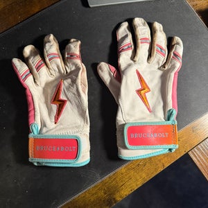 Bruce Bolt Short Cudf Medium Batting Gloves (Used)