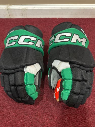 CCM Tacks XF Pro Gloves 14" Pro Stock (New)Item#NDXF