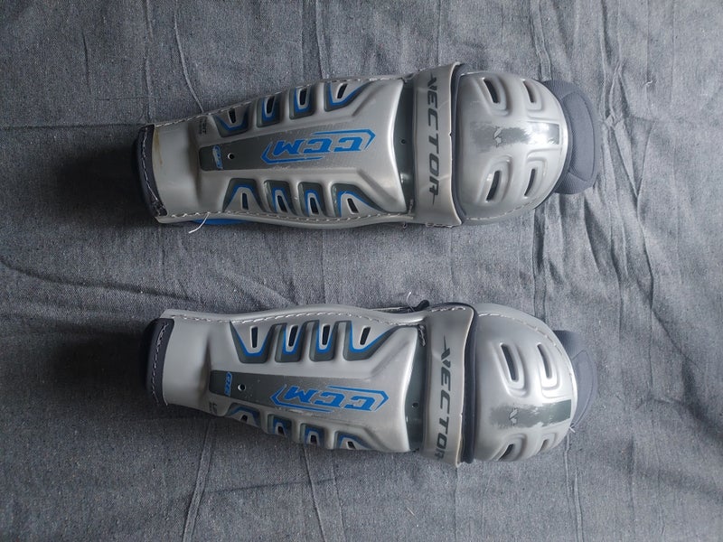 Junior CCM Vector 13" Shin Pads (Used)