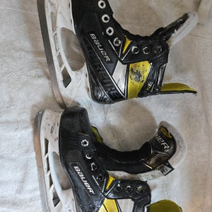 Bauer Supreme 3S Hockey Skates Size 1.5 (Used)