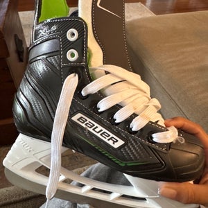 Bauer Hockey Skates Size 2 (New)