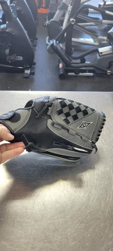Used Franklin 4612 13 BB/SB Glove RH Throw Black 13" 11497-S000153033