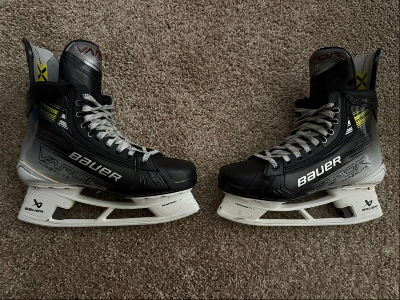 2024 Bauer Vapor Hyperlite 2 Hockey Skates Wide Width 7.5 (Used) THREE sets of steel