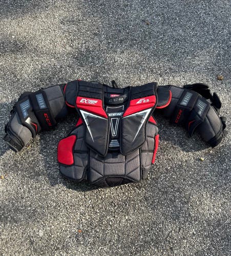Hockey goalie chest protecter
