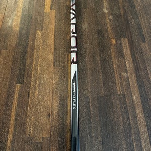 Senior Bauer Vapor Hyperlite 2 Right Handed Hockey Stick 70 P92 (New)