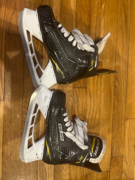 Bauer Supreme M1 Hockey Skates Size 3 (Used)