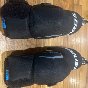 Junior Medium Bauer Vapor Volt Elbow Pads (Used)