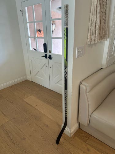 Senior Warrior Alpha LX2 PRO Right Handed Hockey Stick W28 Pro Stock (Used)