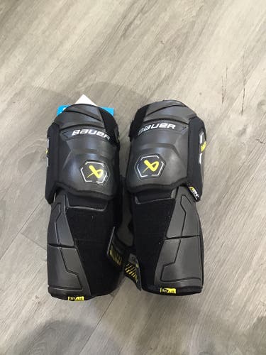 Intermediate Large Bauer Mach Elbow Pads (New)