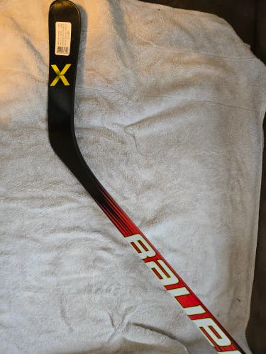 Junior Bauer Bauer Vapor League Right Handed Hockey Stick P28Y (New)