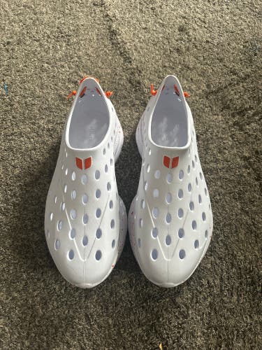 White Men's Kanes Size M 12.0 (W 13.0) Adult Shoes (New)