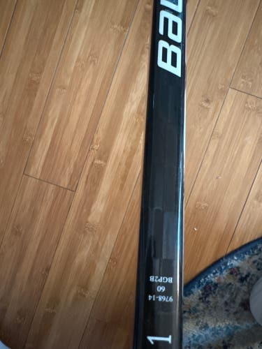 Senior Bauer Vapor Hyperlite Left Hand Hockey Stick PM9 (New)