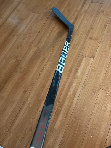 Senior Bauer Vapor Hyperlite Left Hand Hockey Stick PM9 (New)