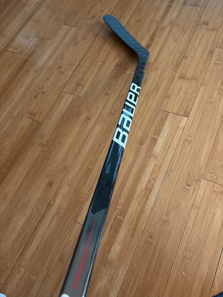 Senior Bauer Vapor Hyperlite Left Hand Hockey Stick PM9 (New)