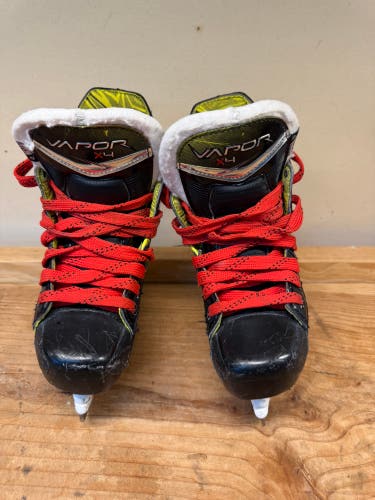 2024 Bauer Vapor X4 Hockey Skates Regular Width 10.5 (Used)