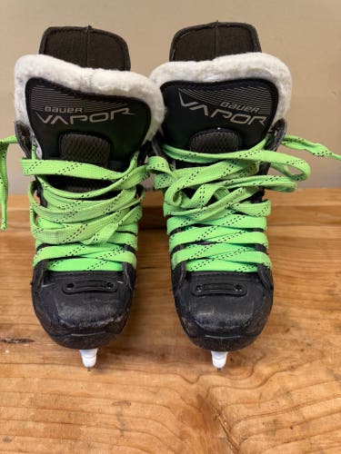 2023 Bauer Vapor X Hockey Skates Regular Width 10 (Used)