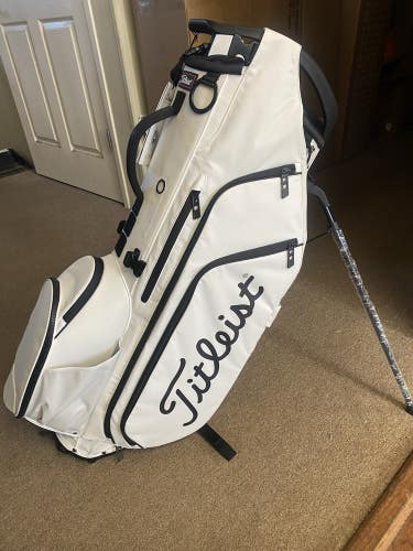 New Titleist Hybrid 14 Stand Bag Way / White / Black Trim