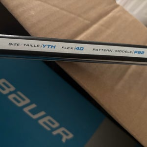 Youth Bauer I3000 Right Handed Hockey Stick P92 (New)