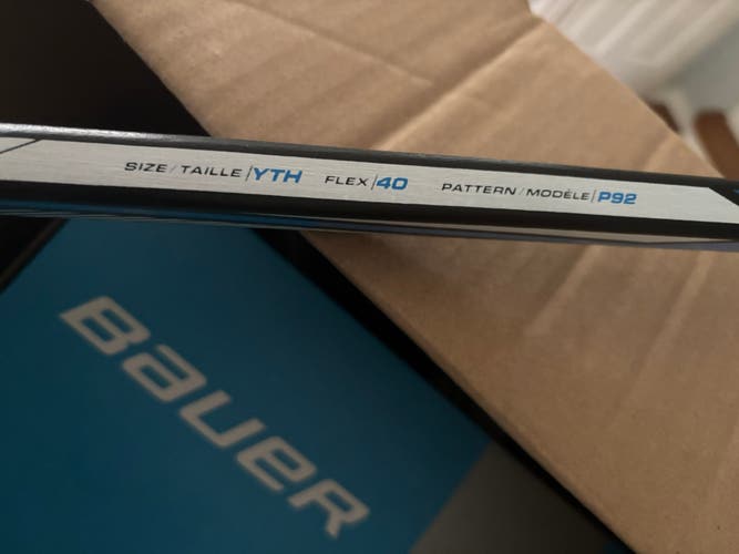 Youth Bauer I3000 Right Handed Hockey Stick P92 (New)