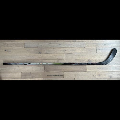 Senior Right Handed P92 77 Flex Vapor HyperLite Hockey Stick