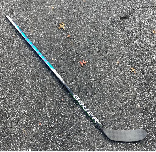 Bauer Supreme UltraSonic 65 Flex P28M Custom Blue Left Hand Stick