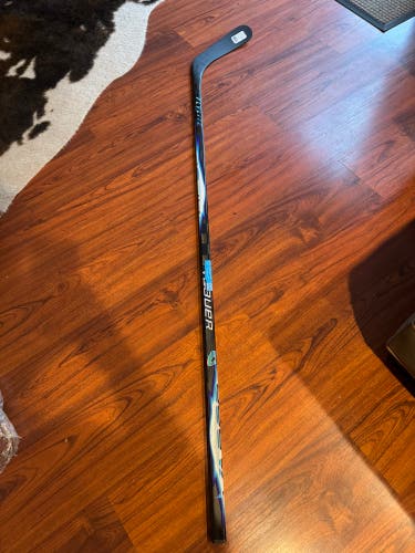 Senior Bauer Vapor FlyLite Right Handed Hockey Stick P92 (New)