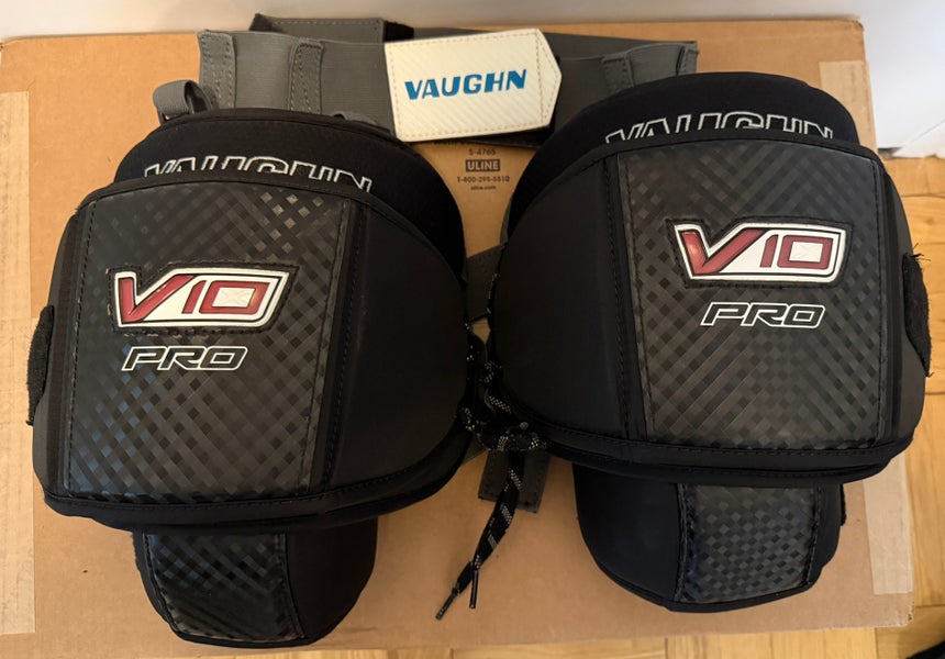 Vaughn v10 pro knee pads with garter belt - used