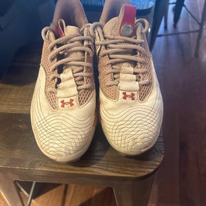 Red Men's Size M 7.0 (W 8.0) Adult Under Armour Bryce harper Low Top Metal (Used)