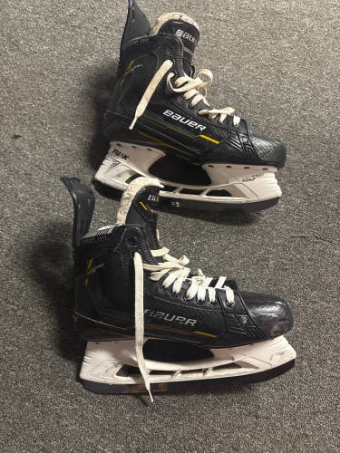 Bauer Supreme M5 Pro Hockey Skates 10.5 (Used)
