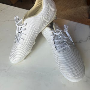 White Unisex Size M 12.0 (W 13.0) Under Armour Magnetico pro fg Turf Cleats Cleats (New)