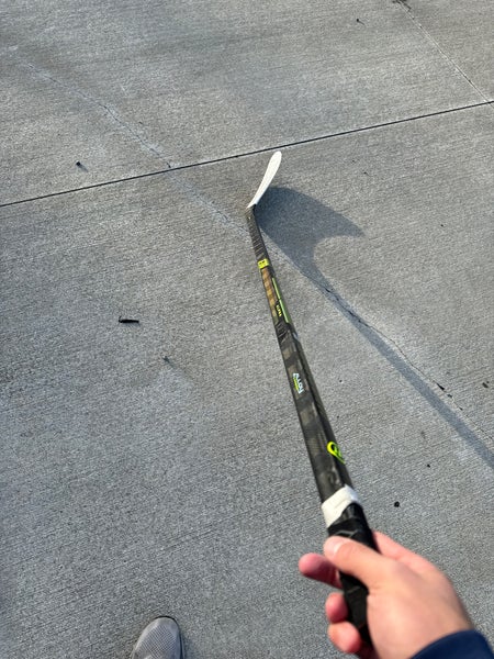 Intermediate Warrior Alpha LX3 Pro Right Handed Hockey Stick W28 (Used)