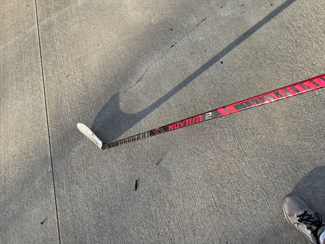 Intermediate Warrior Novium 2 Pro Right Handed Hockey Stick W28 (Used)