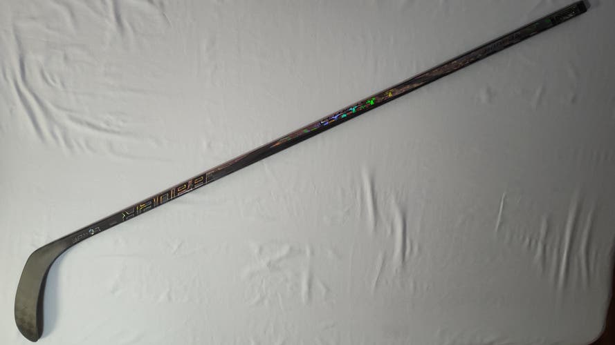 Senior Bauer Twitch Right Handed Hockey Stick P28 (New)