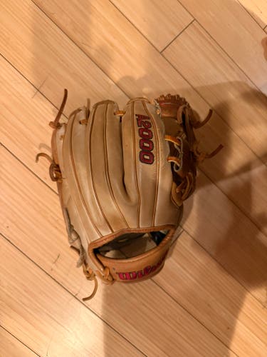 Wilson A2000 RH Infield Baseball Glove 11.5" (Used)