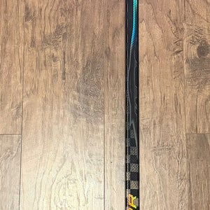 Senior Bauer Vapor FlyLite Right Handed Hockey Stick P28 Pro Stock (New)