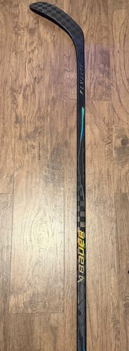 Senior Bauer Vapor FlyLite Right Handed Hockey Stick P28 Pro Stock (New)