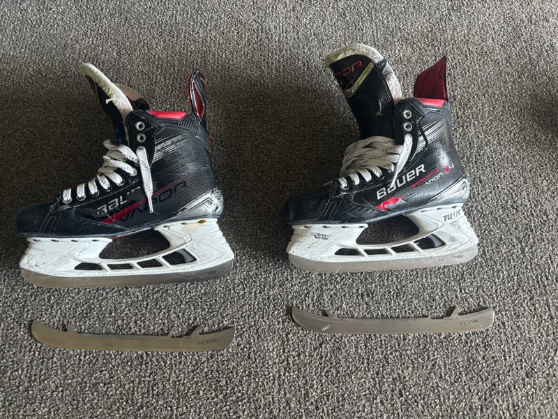 Bauer Vapor X4 Hockey Skates 7.5 (Used)