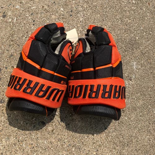 Black Junior Warrior Pro Series II Gloves 11" (Used)