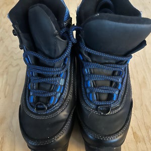 Classic SNS Kids 13 Cross Country Ski Boots (Used)