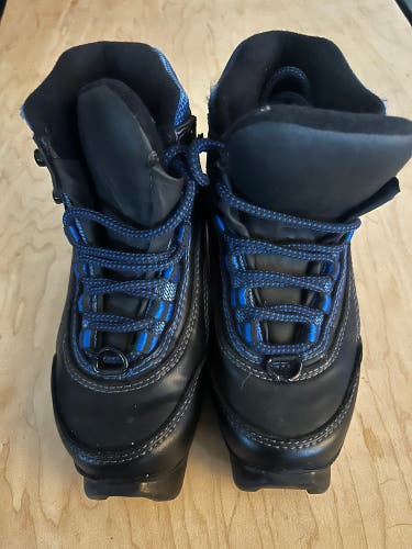Classic SNS Kids 13 Cross Country Ski Boots (Used)