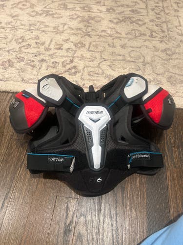 Junior CCM JETSPEED FT6 Shoulder Pads (Used)