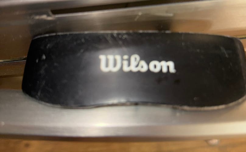 Black Men's Wilson Harmonized Blade Right Handed Putter Uniflex 35" (Used)