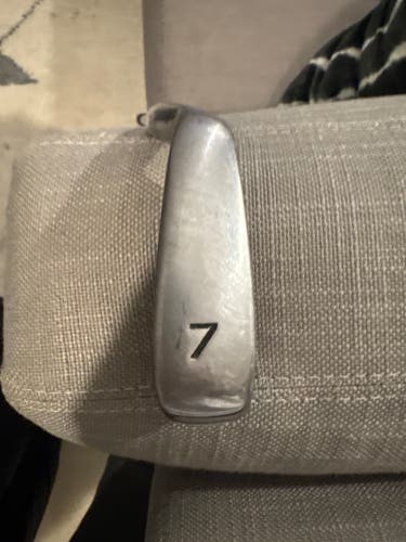 Men's Top Flite 7 Iron Right Handed Stiff Flex Steel Shaft (Used)