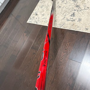 Junior Bauer Hyperlite 2 Right Handed Hockey Stick P92 Pro Stock (Used)