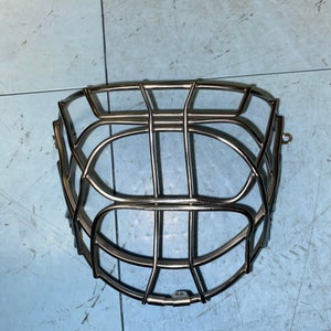 Used CCM Certified Cats Eye Cage senior *Dented*